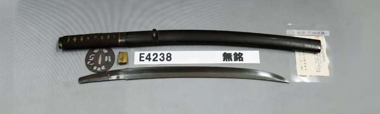 E4238【拵付脇差】無銘（室町時代初期）