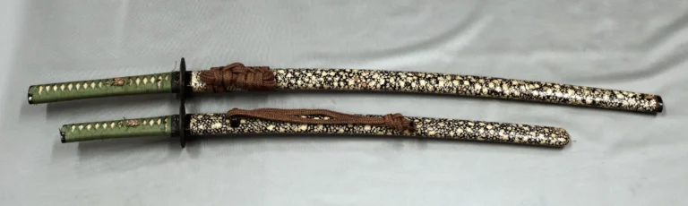 BE4248-49 【大小揃い】 寿幸（江戸時代末期）